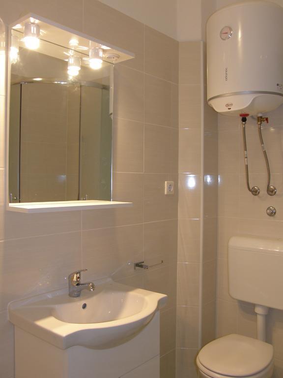 Apartments Marino Povljana Buitenkant foto